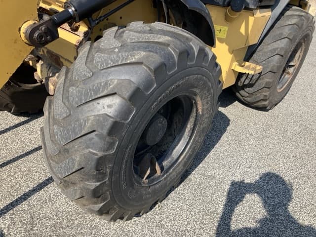 MINI WHEEL LOADER — Auction (lot 8458-51)