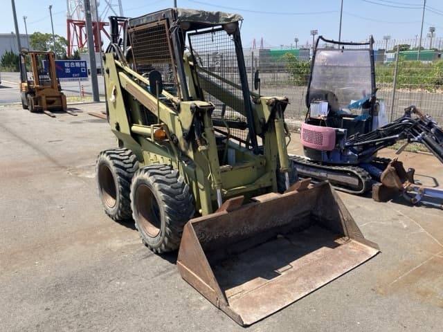 SKID STEER LOADER — Auction (lot 8458-51801)
