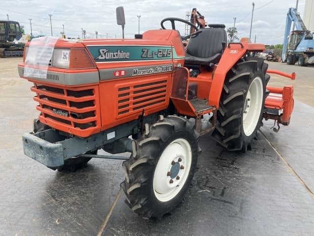 Tractor — Auction (lot 8458-52004)