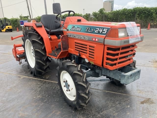 Tractor — Auction (lot 8458-52004)