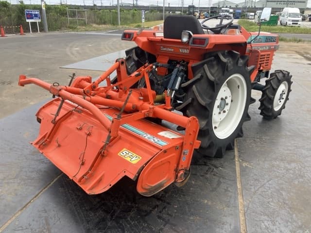Tractor — Auction (lot 8458-52004)