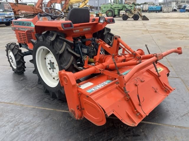 Tractor — Auction (lot 8458-52004)