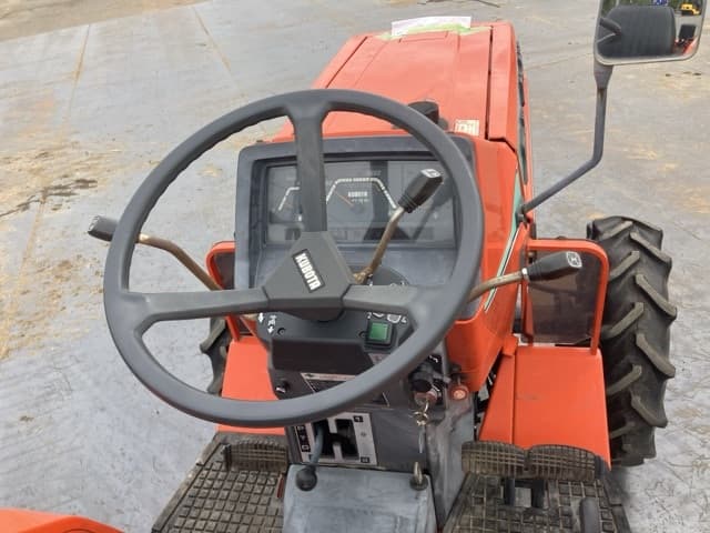 Tractor — Auction (lot 8458-52004)