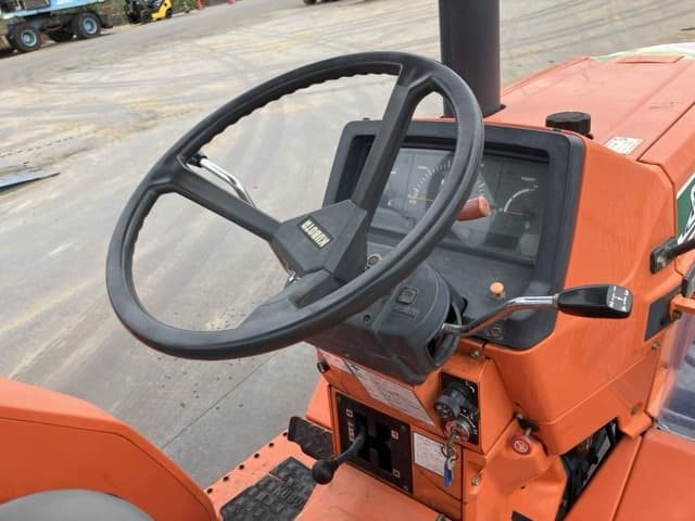 Tractor — Auction (lot 8458-52005)