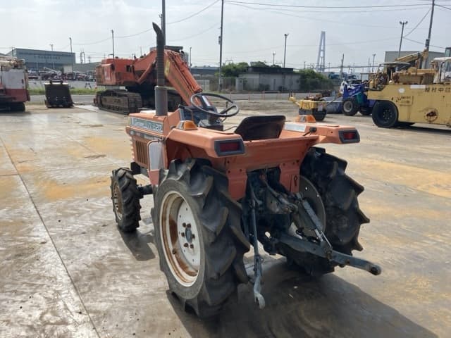 Tractor — Auction (lot 8458-52015)