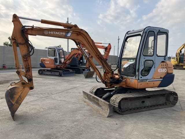 MINI EXCAVATOR — Auction (lot 8458-53)