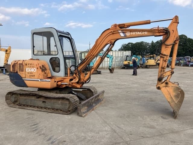 MINI EXCAVATOR — Auction (lot 8458-53)