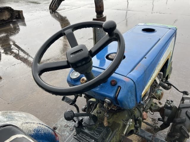 Tractor — Auction (lot 8458-53802)