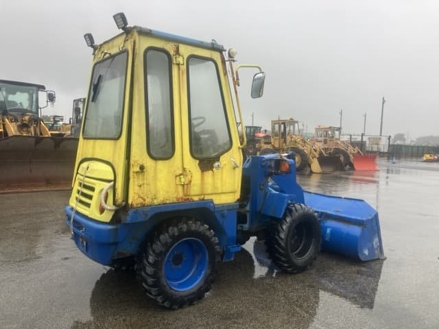MINI WHEEL LOADER — Auction (lot 8458-539)