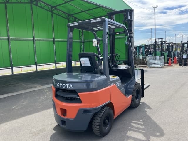 Forklift — Auction (lot 8458-54005)