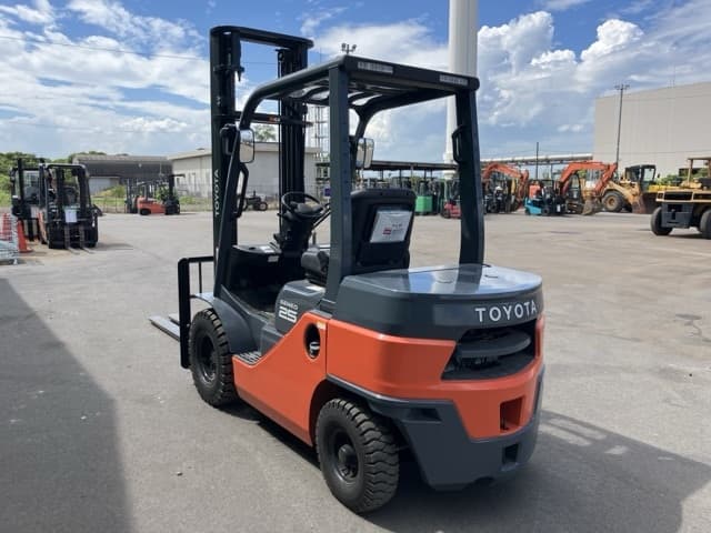 Forklift — Auction (lot 8458-54005)