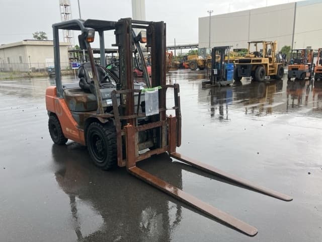 Forklift — Auction (lot 8458-54015)