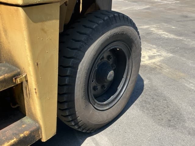 Forklift — Auction (lot 8458-54018)