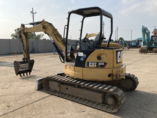 MINI EXCAVATOR — Auction (lot 8458-55)