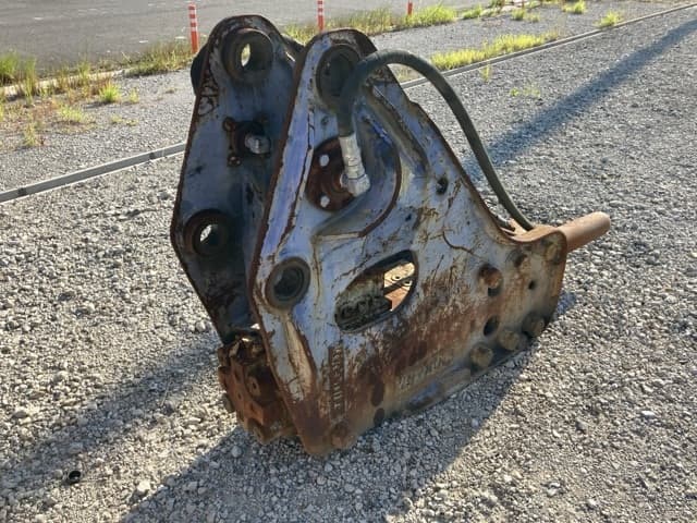 BREAKER — Auction (lot 8458-56001)