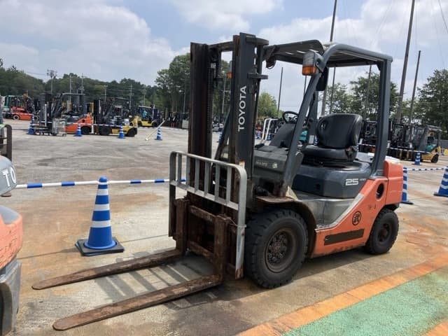 Forklift — Auction (lot 8458-5801)
