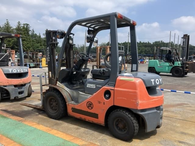Forklift — Auction (lot 8458-5801)