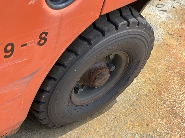Forklift — Auction (lot 8458-5801)