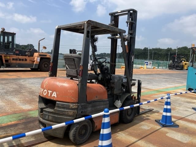 Forklift — Auction (lot 8458-5802)