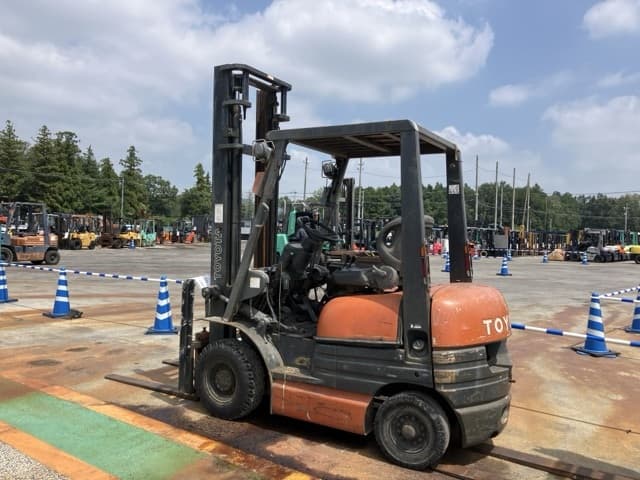 Forklift — Auction (lot 8458-5802)