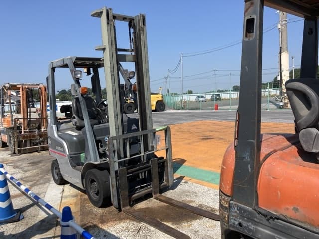 Forklift — Auction (lot 8458-5803)