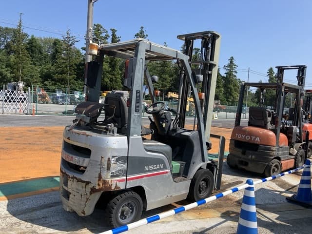 Forklift — Auction (lot 8458-5803)