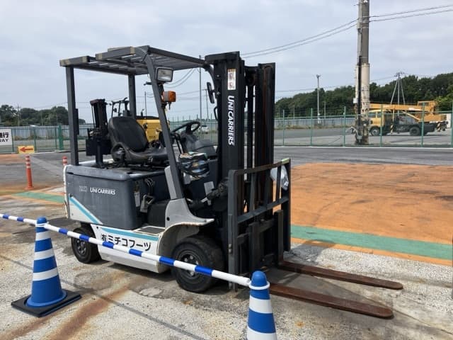 Battery Forklift — Auction (lot 8458-5804)