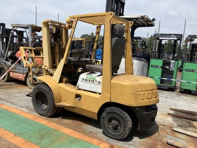 Forklift — Auction (lot 8458-5805)