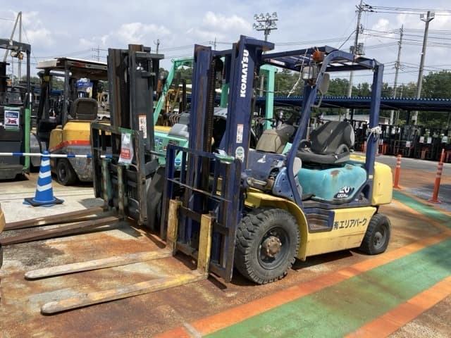 Forklift — Auction (lot 8458-5806)