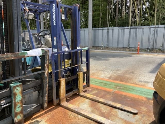 Forklift — Auction (lot 8458-5806)