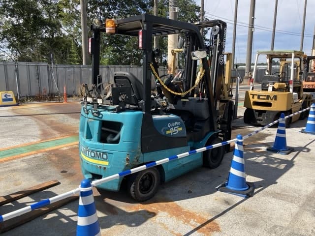 Forklift — Auction (lot 8458-5807)