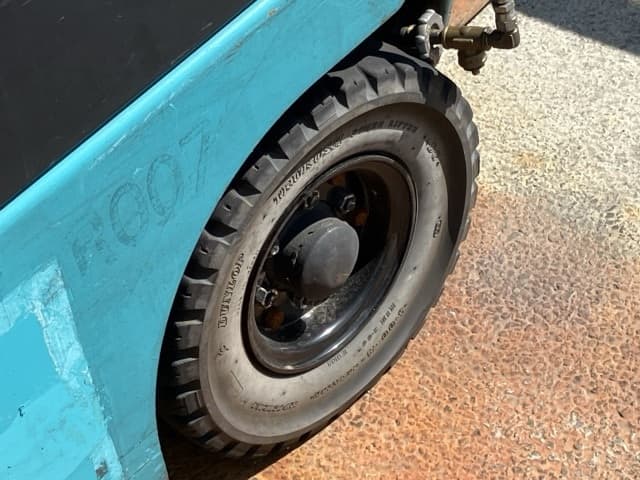 Forklift — Auction (lot 8458-5807)