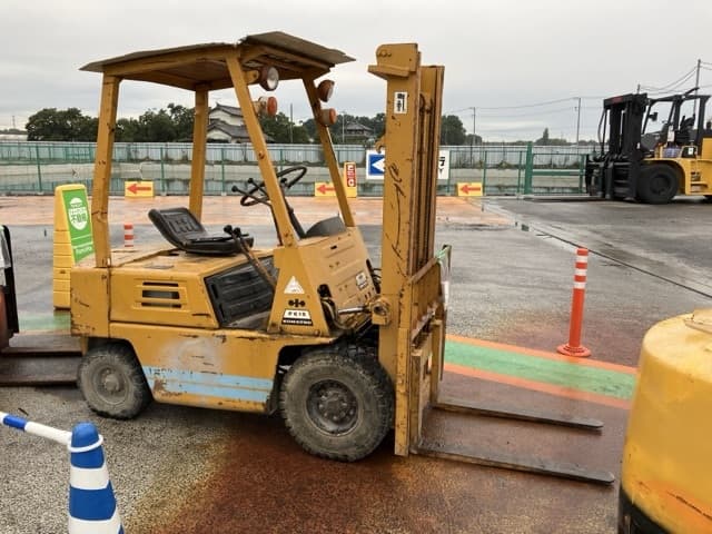 Forklift — Auction (lot 8458-5811)