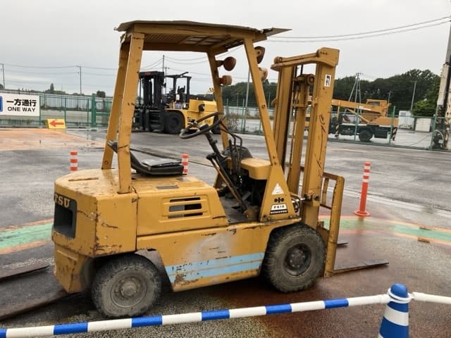 Forklift — Auction (lot 8458-5811)
