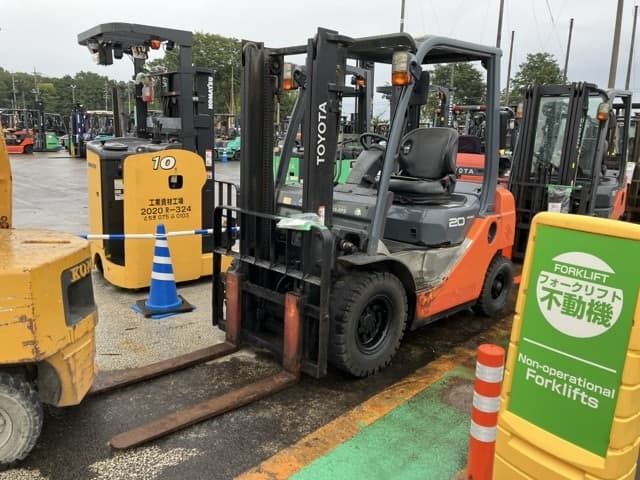 Forklift — Auction (lot 8458-5812)