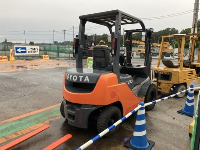Forklift — Auction (lot 8458-5812)