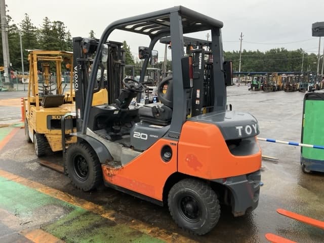 Forklift — Auction (lot 8458-5812)