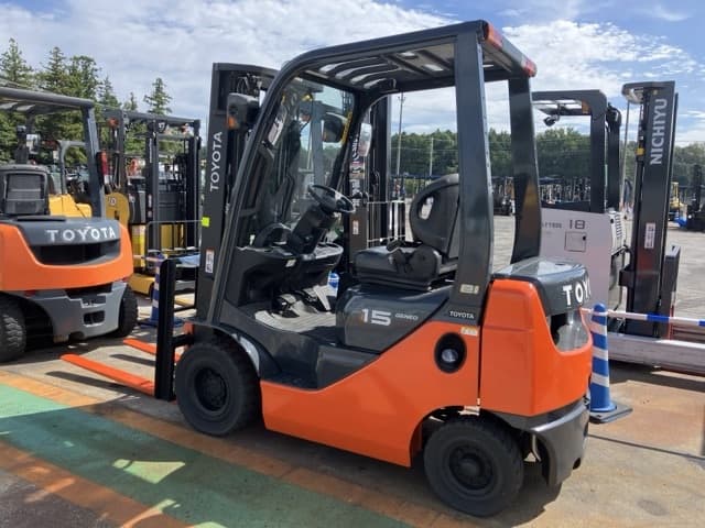 Forklift — Auction (lot 8458-5813)