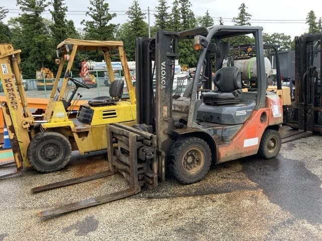 Forklift — Auction (lot 8458-5816)