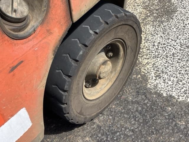 Forklift — Auction (lot 8458-5816)