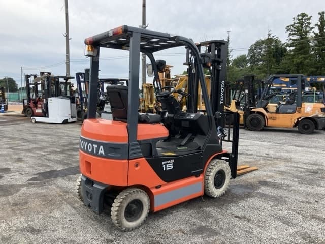 Battery Forklift — Auction (lot 8458-5817)