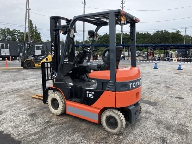 Battery Forklift — Auction (lot 8458-5817)