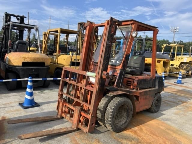 Forklift — Auction (lot 8458-5819)