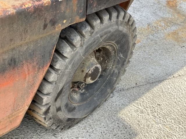 Forklift — Auction (lot 8458-5819)