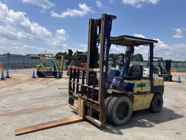 Forklift — Auction (lot 8458-5820)