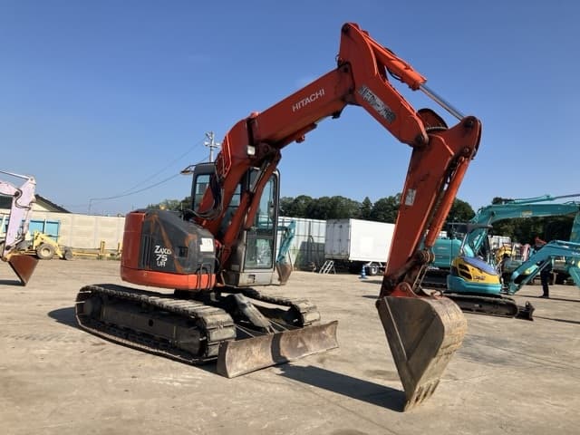 EXCAVATOR — Auction (lot 8458-60)