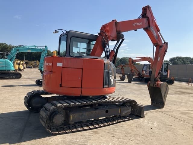 EXCAVATOR — Auction (lot 8458-60)