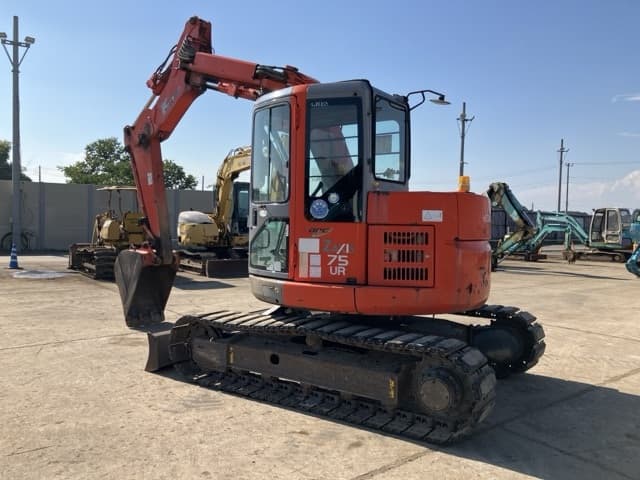 EXCAVATOR — Auction (lot 8458-60)