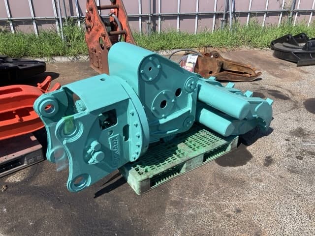 ROTATING HYDRAULIC FORK — Auction (lot 8458-6001)