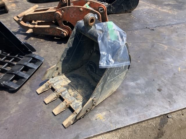 CONSTRUCTION BUCKET — Auction (lot 8458-6014)